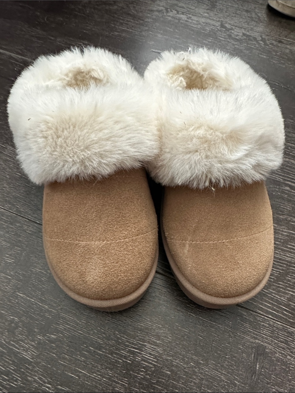 Aspen Kids Moccasin Slippers - Tan with Cream Fur
